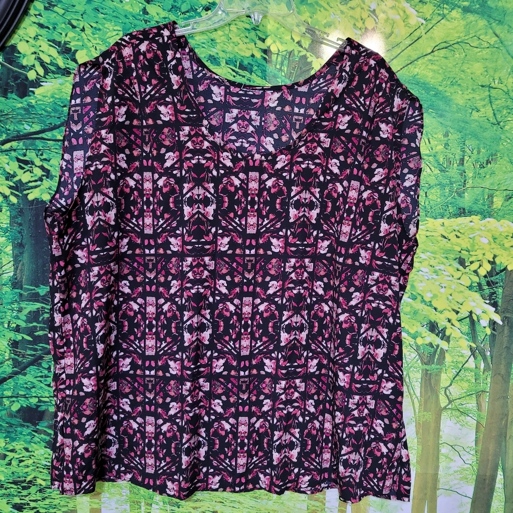 (3313) No Tag, top, sleeveless, pit to pit 27 in. Blk/burg/pink/cream,